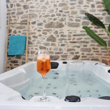 La Douce Nuit Leilighet Fougères Eksteriør bilde
