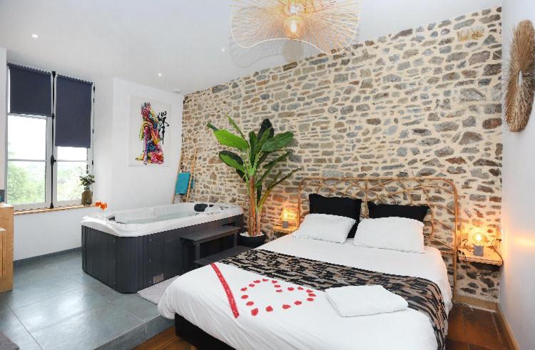 La Douce Nuit Leilighet Fougères Eksteriør bilde