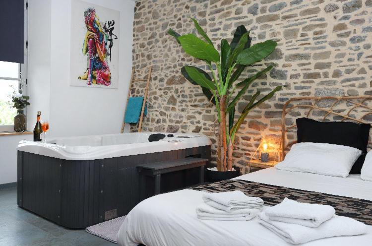 La Douce Nuit Leilighet Fougères Eksteriør bilde
